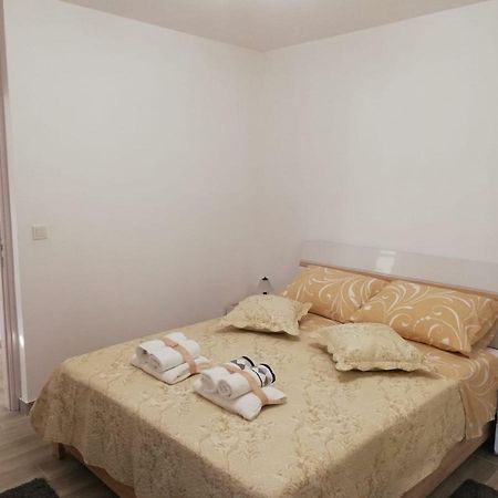 Apartment White Πούλα Εξωτερικό φωτογραφία