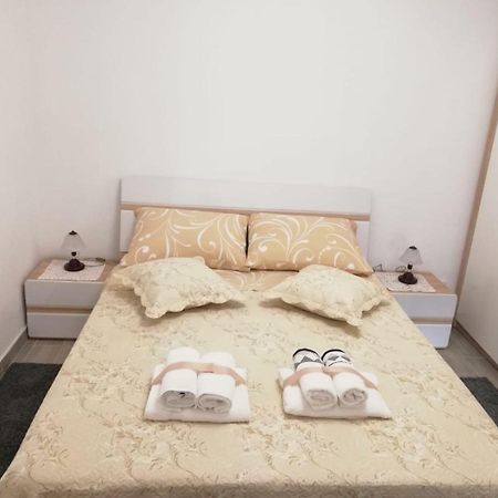 Apartment White Πούλα Εξωτερικό φωτογραφία