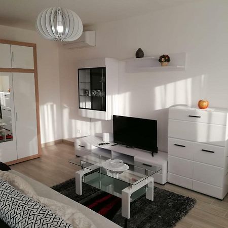 Apartment White Πούλα Εξωτερικό φωτογραφία