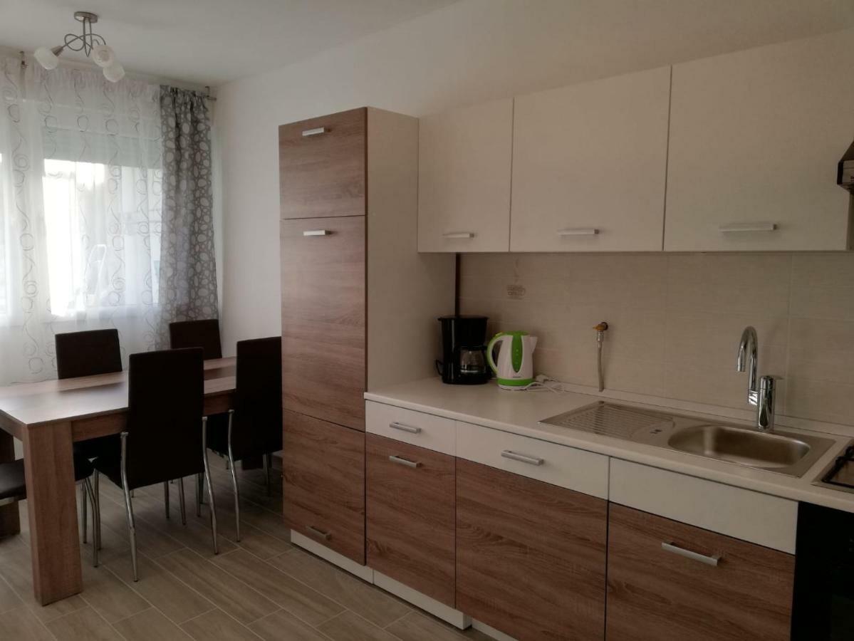 Apartment White Πούλα Εξωτερικό φωτογραφία