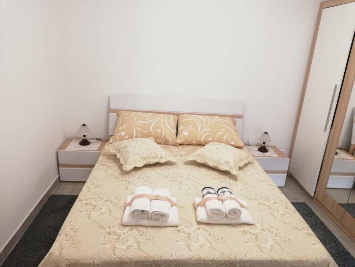 Apartment White Πούλα Εξωτερικό φωτογραφία